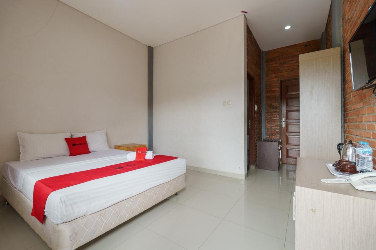 Reddoorz Plus At Hotel Negeri Baru Lodaya Puncak Bogor Ngoại thất bức ảnh